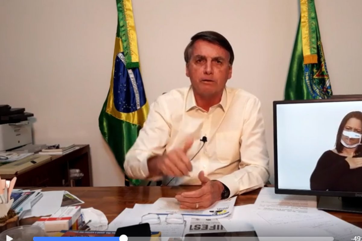 "Não podemos continuar sufocando a economia", afirma Boslonaro