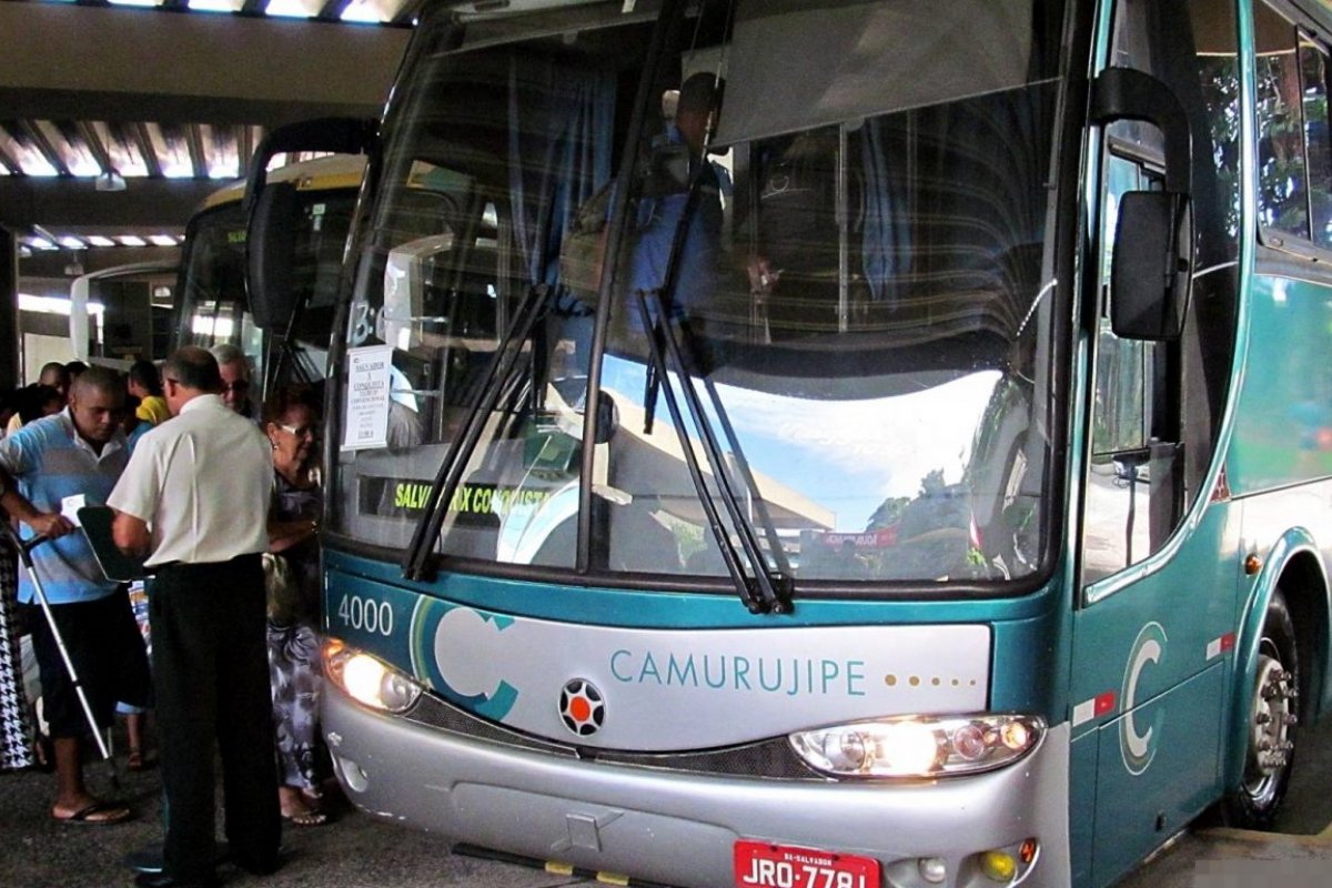 Mais quatro municípios suspendem transporte intermunicipal na Bahia; total chega a 376