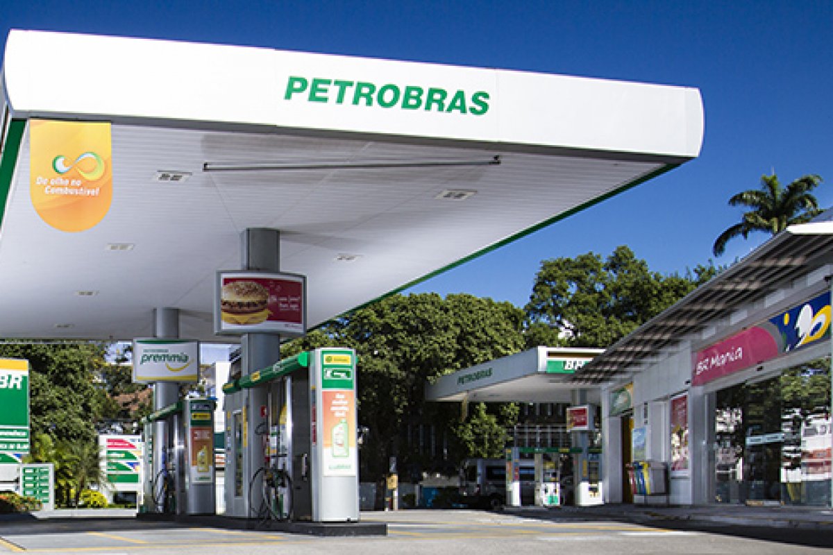 Petrobras doa para a Bahia 275 mil litros de combustível para reforçar combate à Covid-19