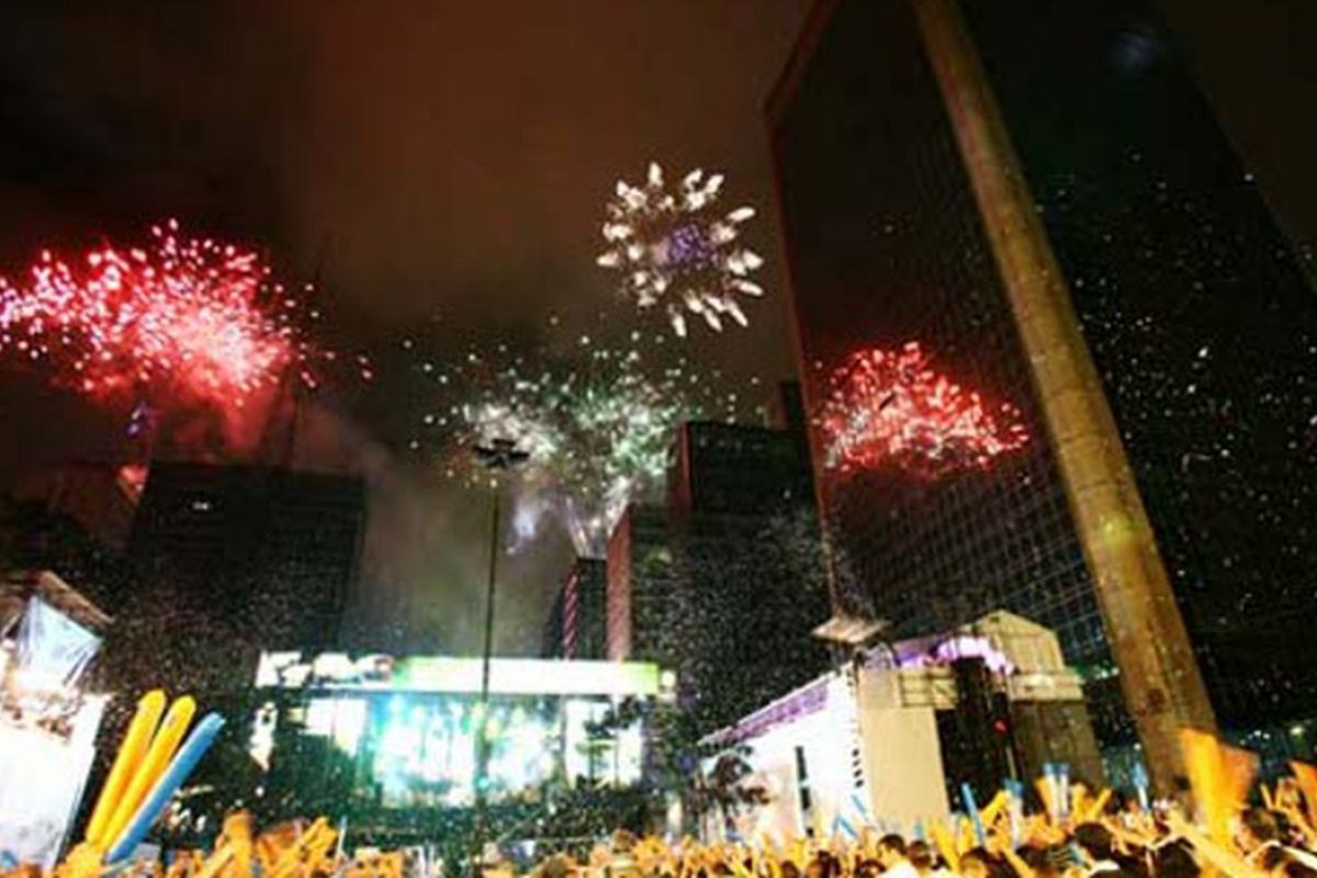 Covid-19: festa de ano-novo é cancelada em SP; carnaval também pode ser suspenso