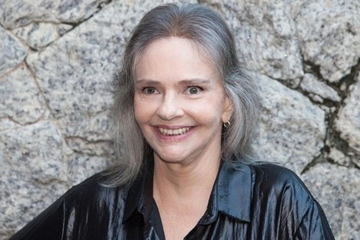 Angela Ro Ro volta a pedir ajuda financeira para seguidores no Instagram: “Apenas 10 reais”