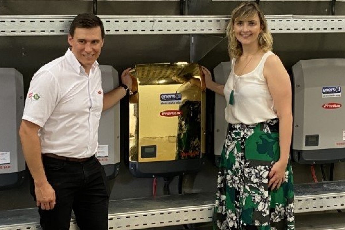 Le Biscuit de Salvador recebe o exclusivo inversor dourado da Fronius