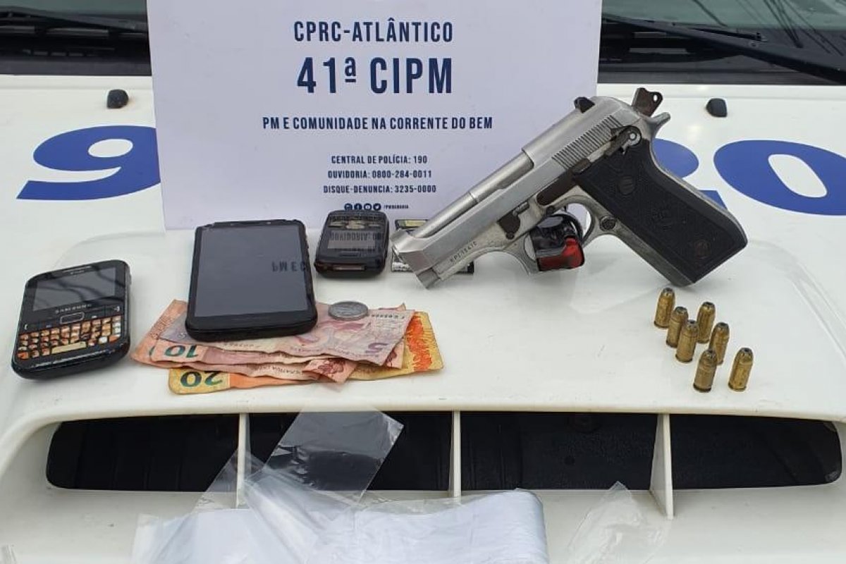 Suspeito de tráfico de drogas que publicava fotos armado é preso em Salvador