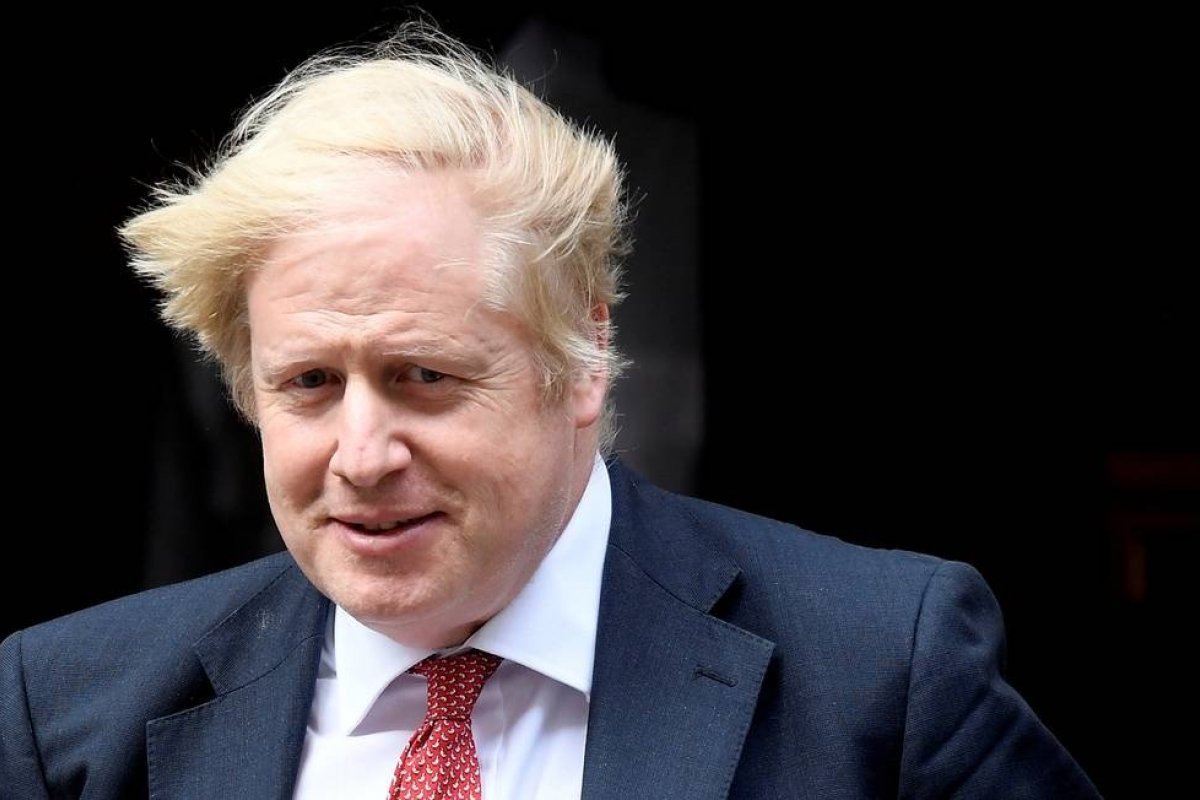 Boris Johnson estima que vida volte ao normal em novembro