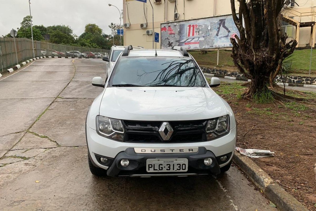 Trio envolvido em roubo de veículos é preso em Salvador