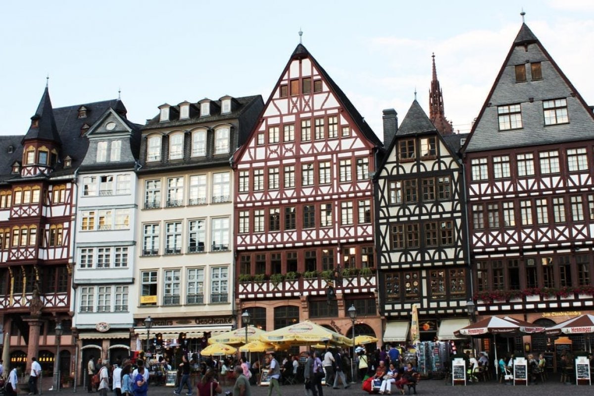 Polícia prende 39 pessoas na Alemanha em local conhecido como "festa do coronavírus"