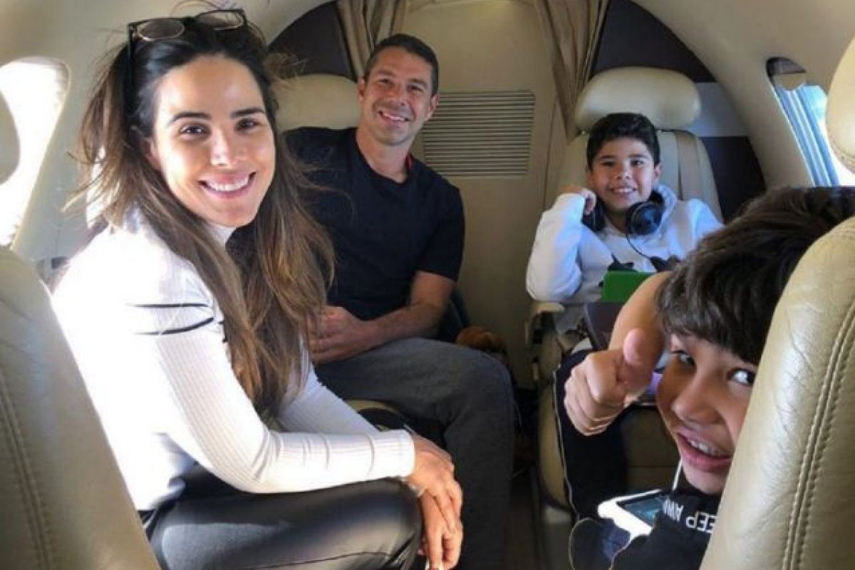 Ryca: De jatinho particular, Wanessa Camargo vai com a família para fazenda do pai