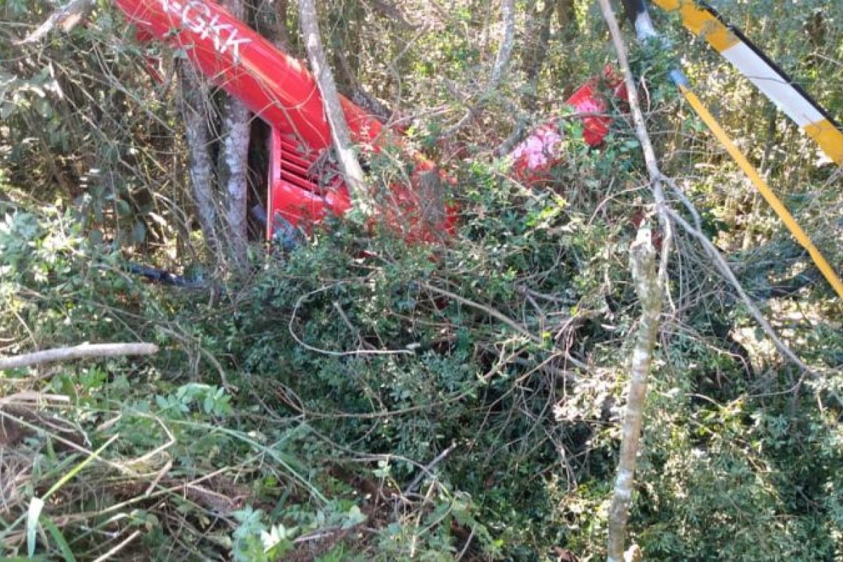 Helicóptero cai em cidade no interior de São Paulo