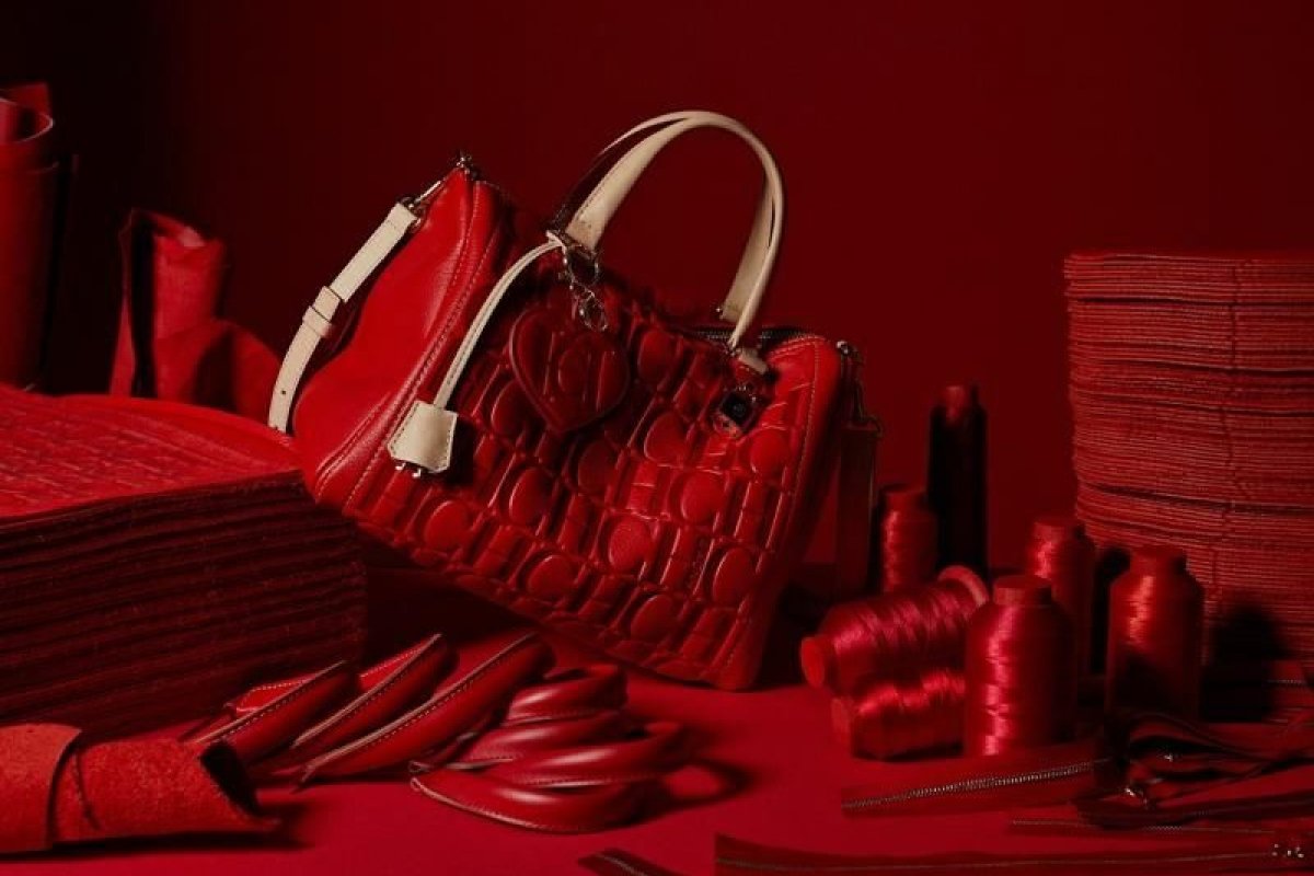 Carolina Herrera lança ação solidária Heart for Hope