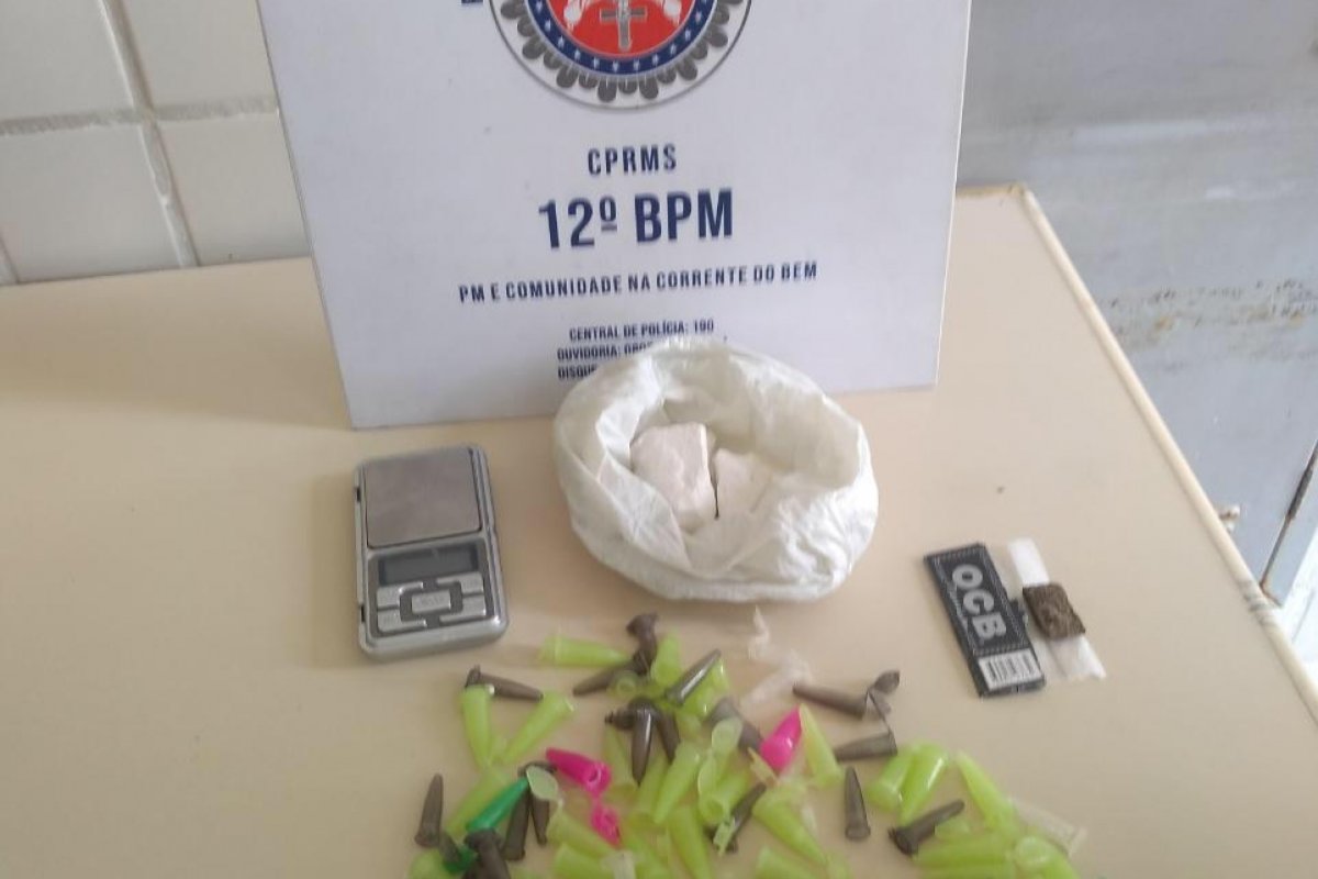 Homem é preso após vendas de drogas em Camaçari