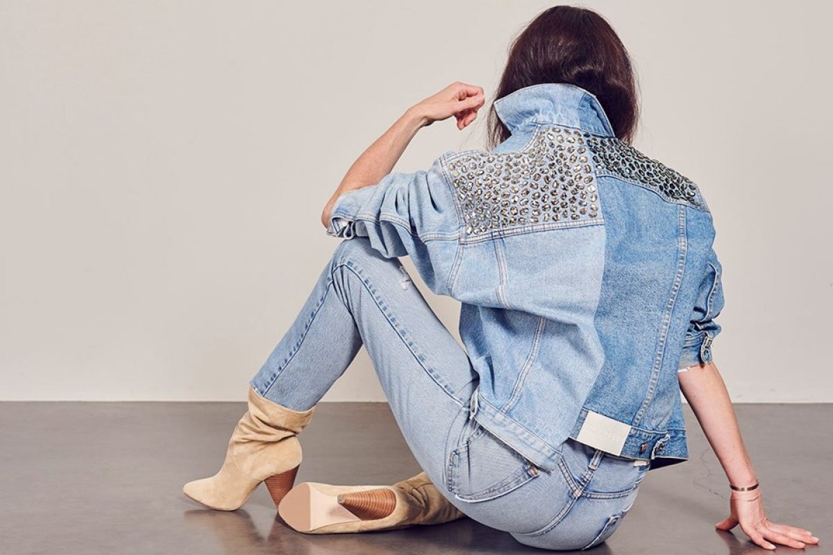 Swarovski se une a marca de jeans sustentável para lançar coleção-cápsula