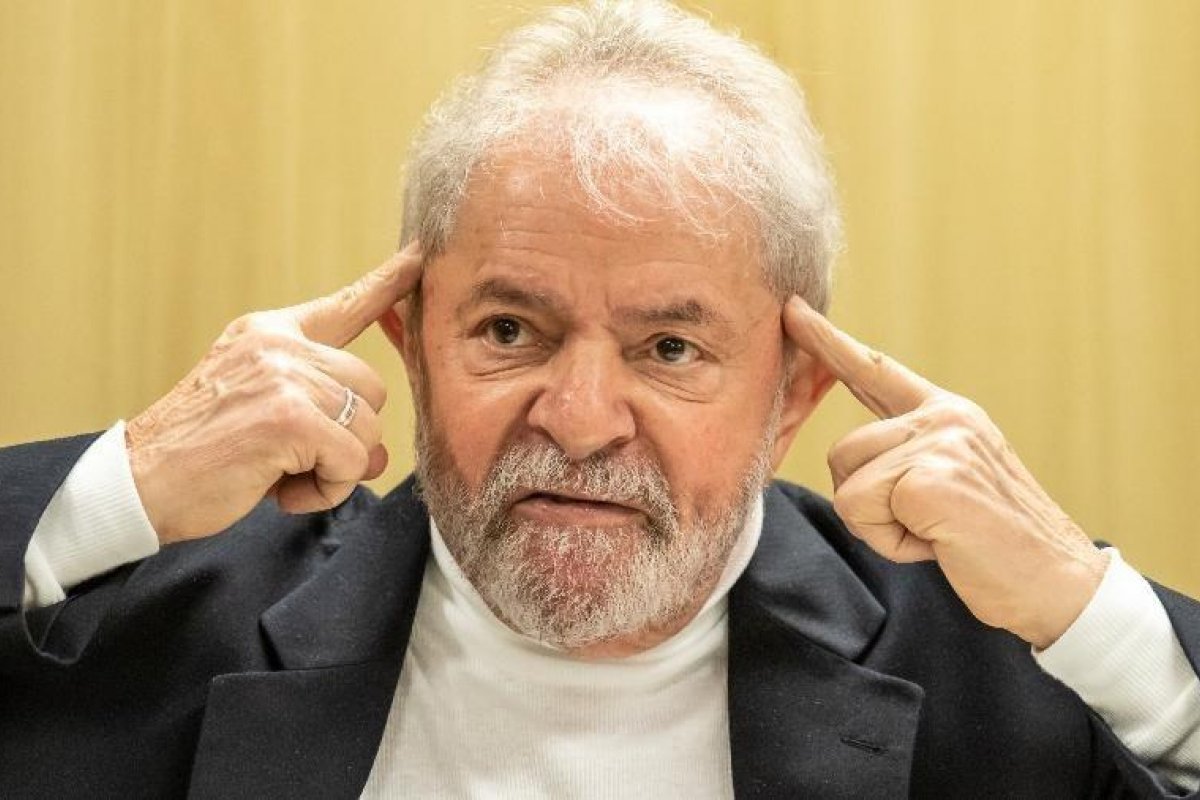 Lula encaminha pedido ao STJ para concessão de informações sobre suposta ligação entre FBI e Lava Jato