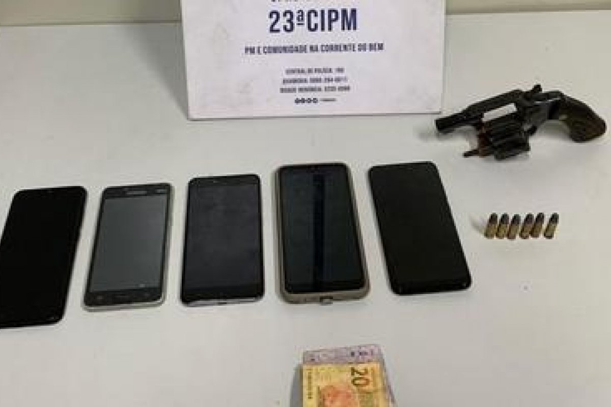 PMs prendem trio de assaltantes e recupera celulares