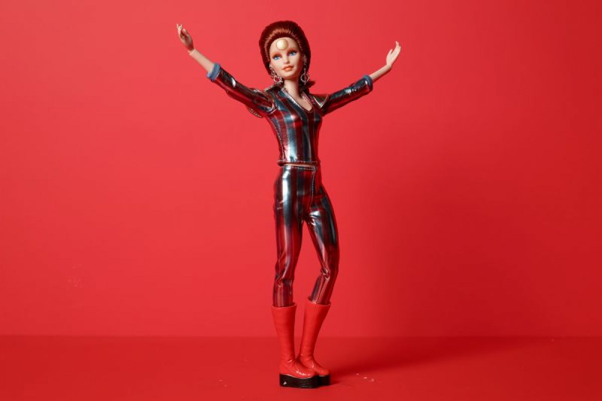 Mattel lança Barbie inspirada em David Bowie