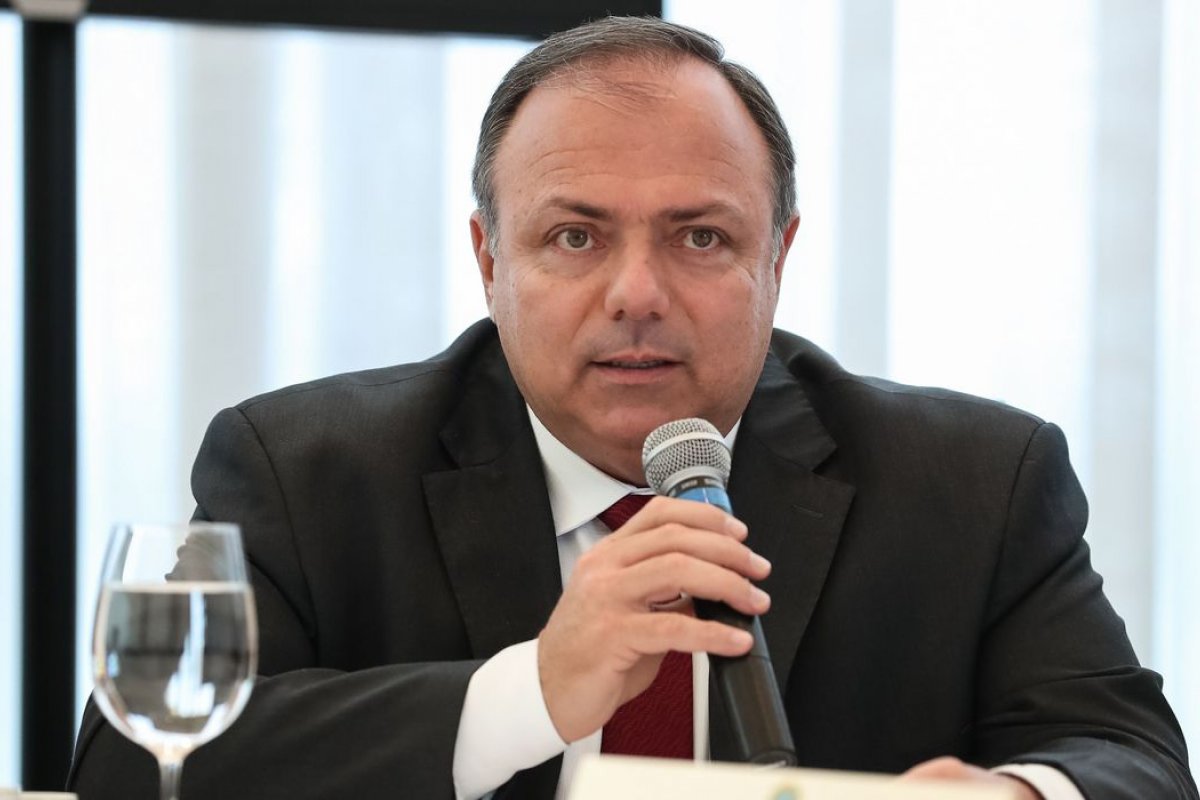 Pazuello afirma que governo vai abrir negociações para possível compra da vacina da Pfizer