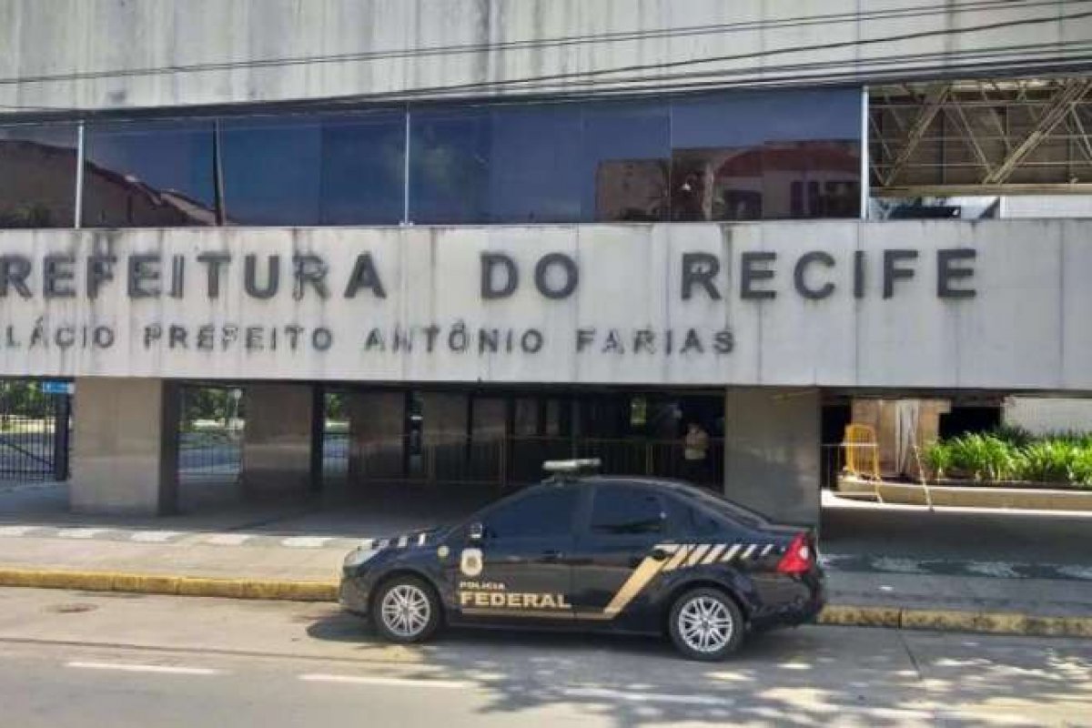 PF cumpre ação de busca e apreensão contra fraudes em recursos destinados ao combate da Covid-19 em Recife