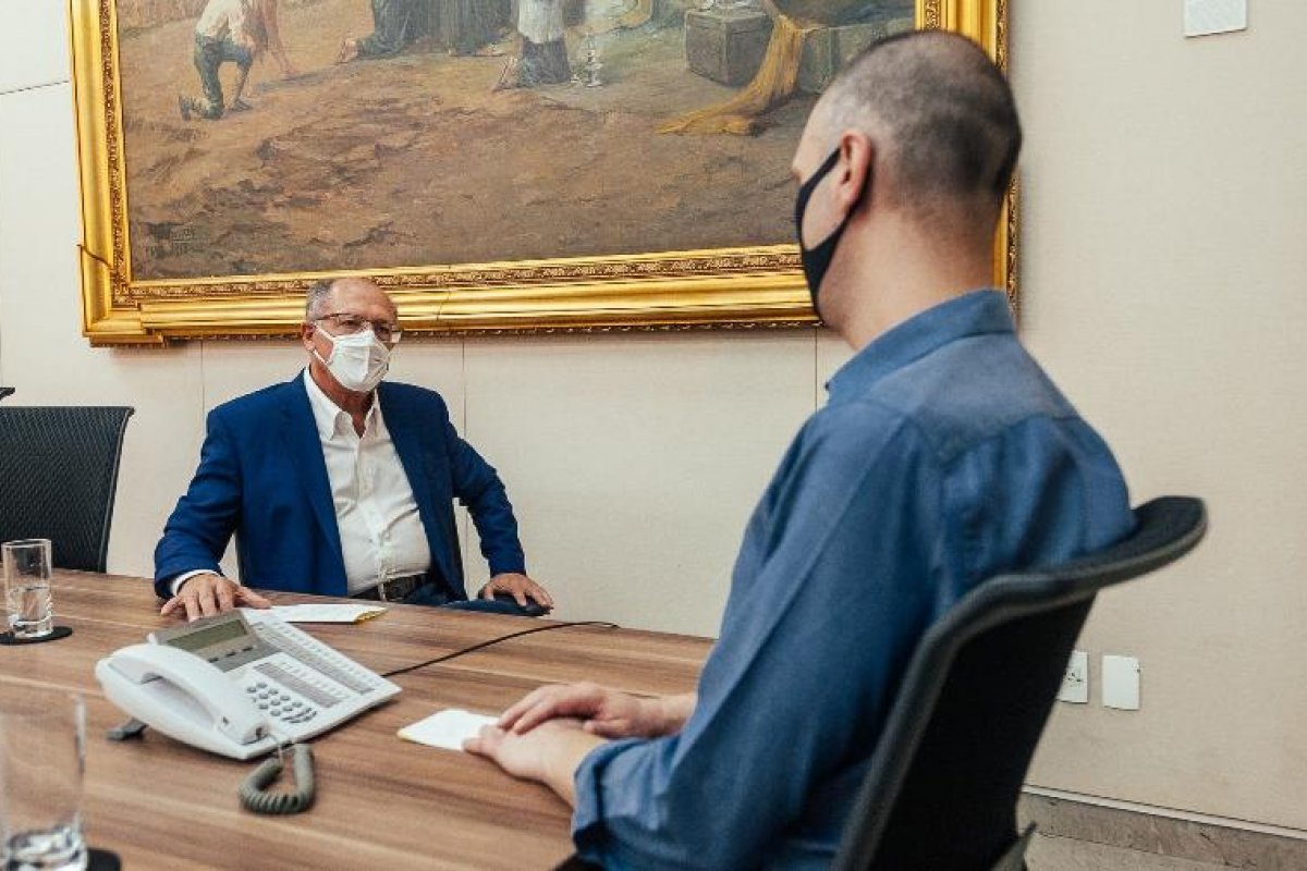 Após denúncia por corrupção, Alckmin pede para sair da campanha de Bruno Covas