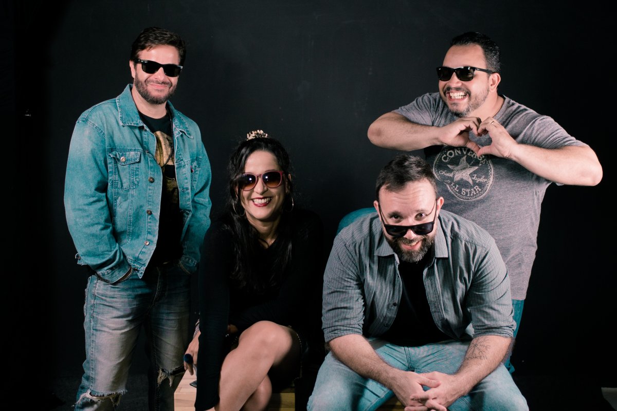 Banda Discman 90 faz show para relembrar os anos 90