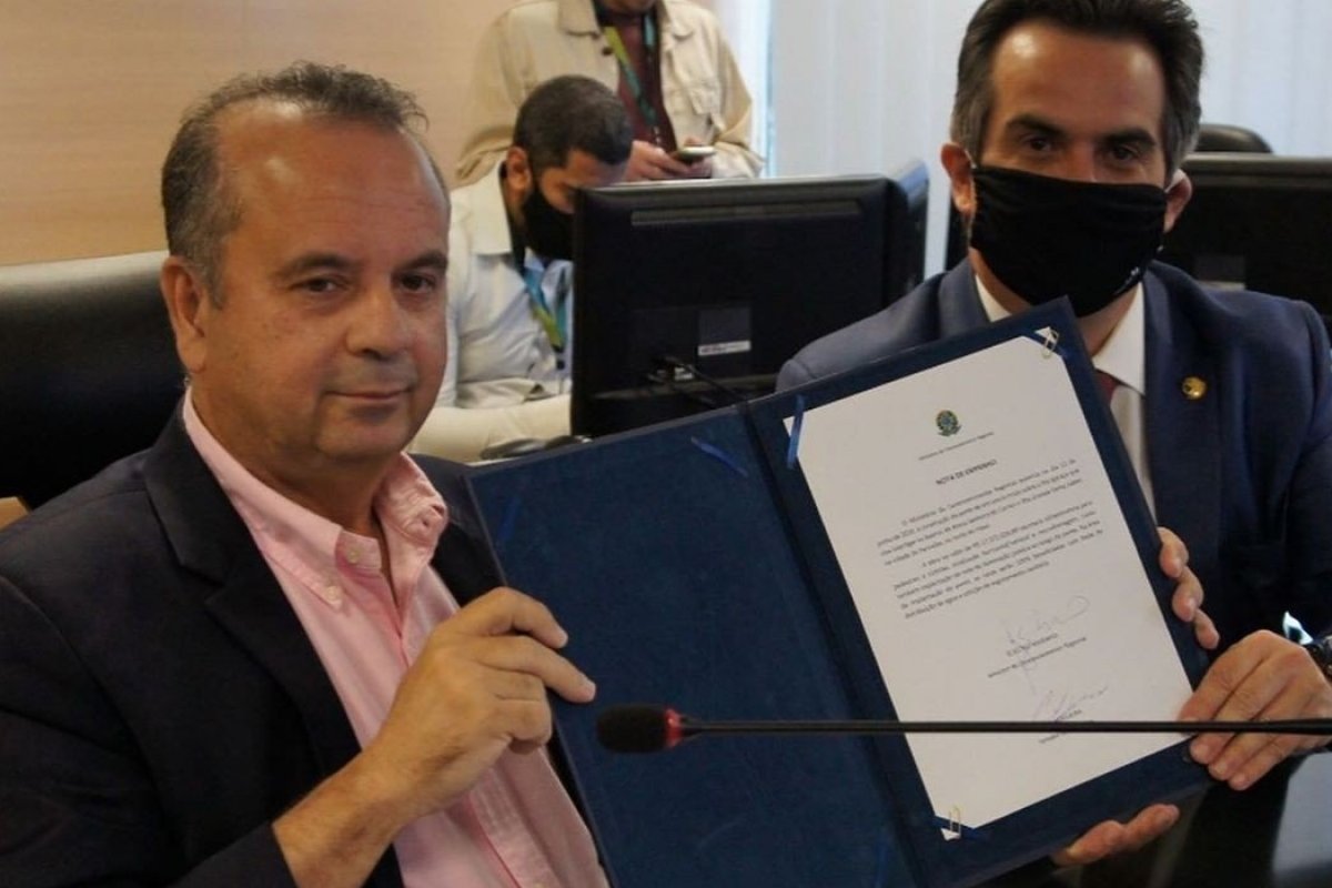 Ministro do Desenvolvimento Regional, Rogério Marinho, entrega obras de saneamento e habitação no Piauí