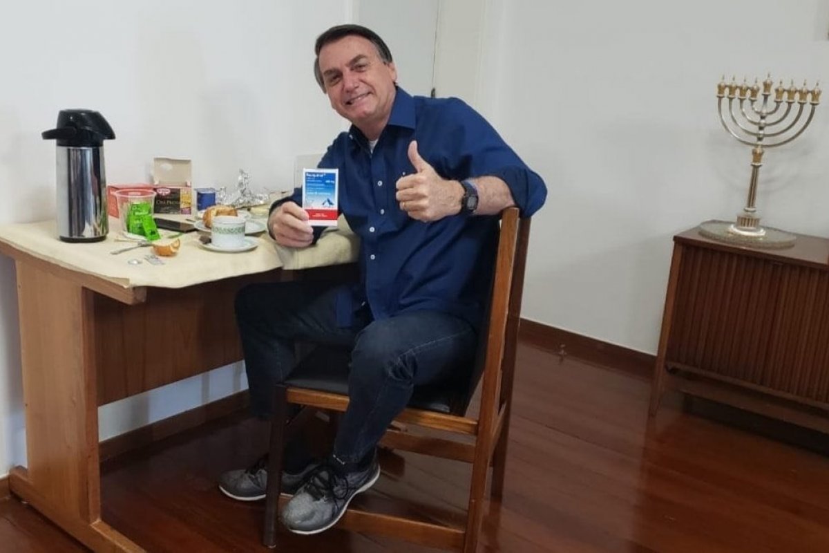 Novo exame de Bolsonaro indica negativo para Covid-19
