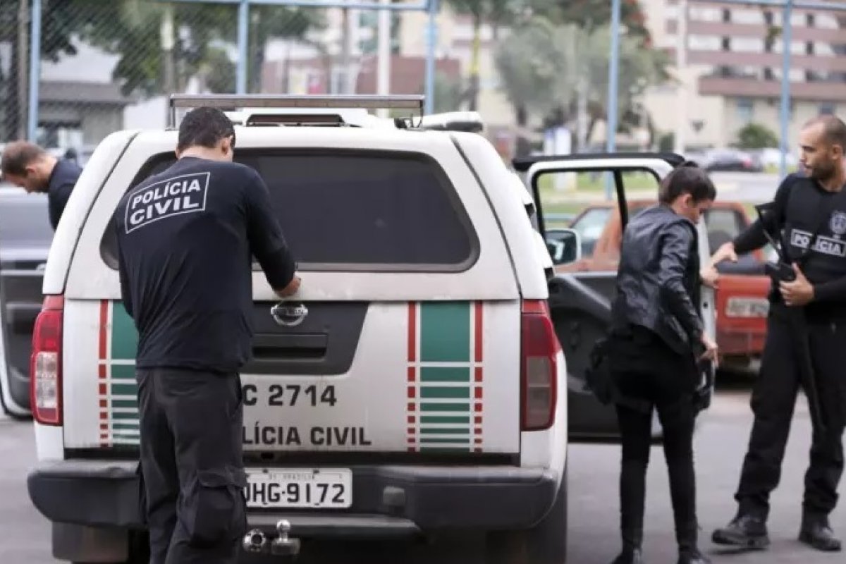 "Passei até mal", diz delegado ao apreender material pornográfico infantil no DF