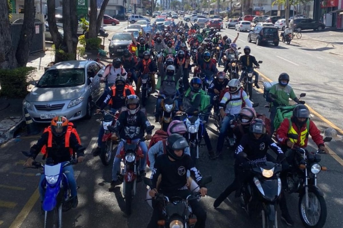 Entregadores por aplicativo fazem segunda greve nacional neste sábado (25)