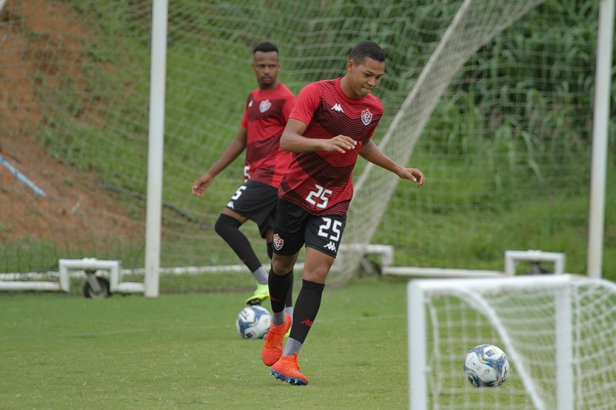 Podendo ficar de fora das semifinal do Baianão pelo segundo ano seguido, Vitória encara Doce Mel em Feira