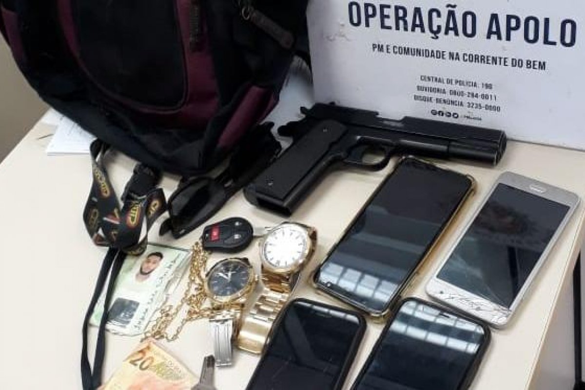 Operação em Salvador recupera celulares e prende dupla criminosa