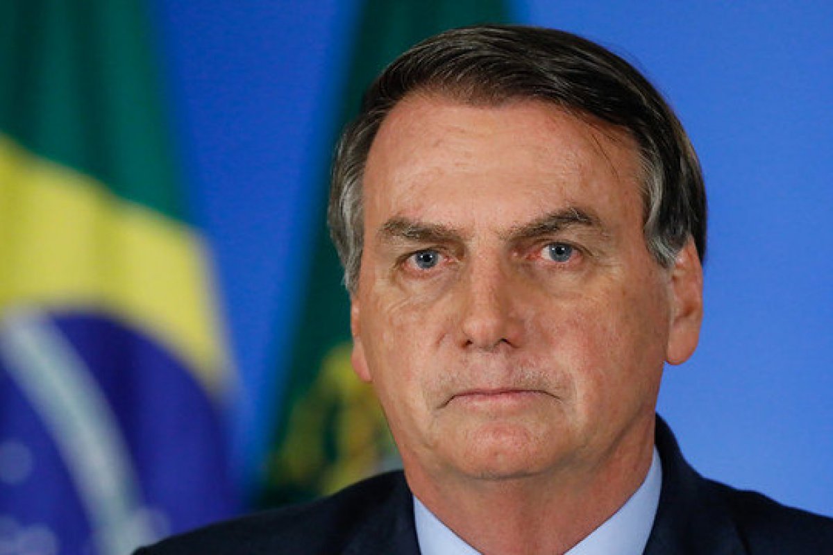 Após teste negativo para coronavírus, Bolsonaro retoma os trabalhos no Planalto