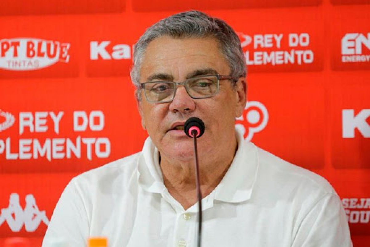 Após eliminações, Paulo Carneiro dispara: "Futebol muita gente vê, mas pouca gente enxerga"