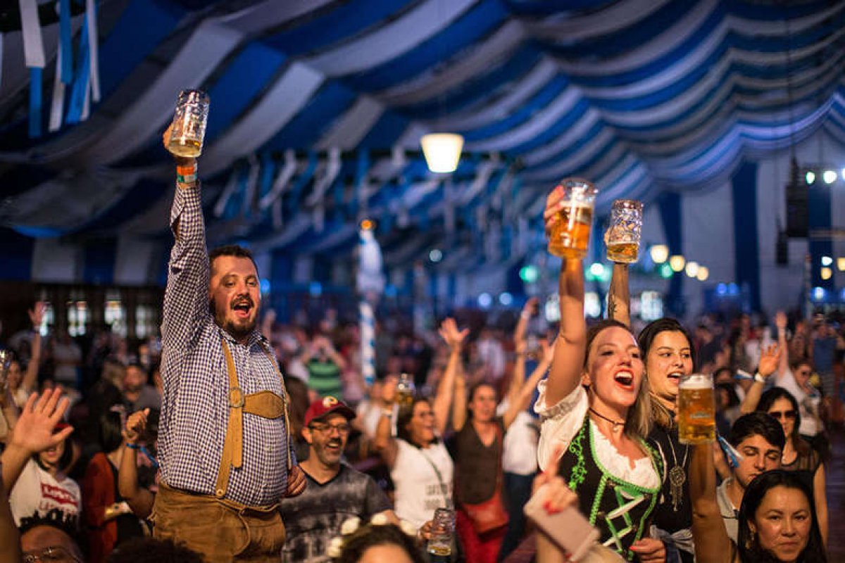 Um dos maiores festivais de cerveja, Oktoberfest é cancelado em Blumenau (SC)