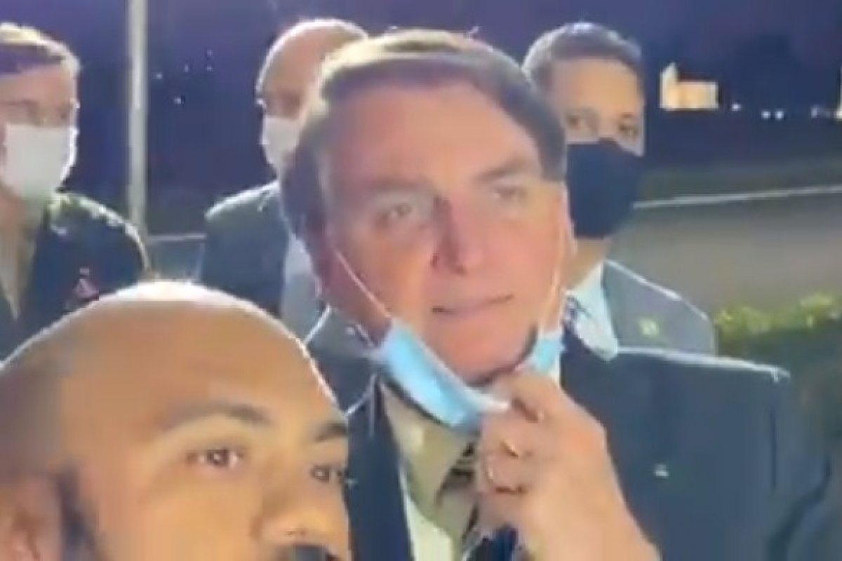 Vídeo: "Tem vaga na Papuda para ACM Neto e Rui Costa?", baiano pergunta a Bolsonaro