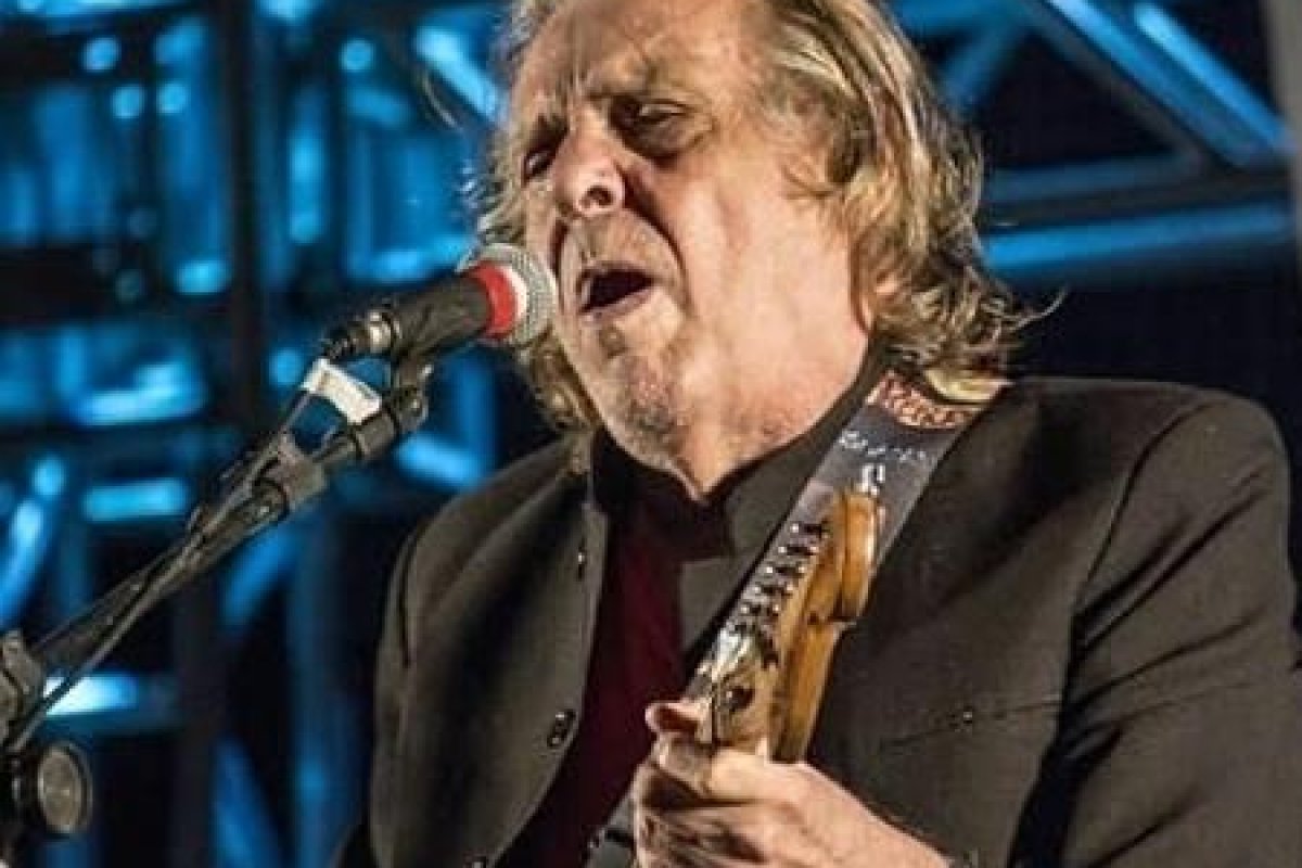 Morre Renato Barros, líder do Renato e seus Blue Caps