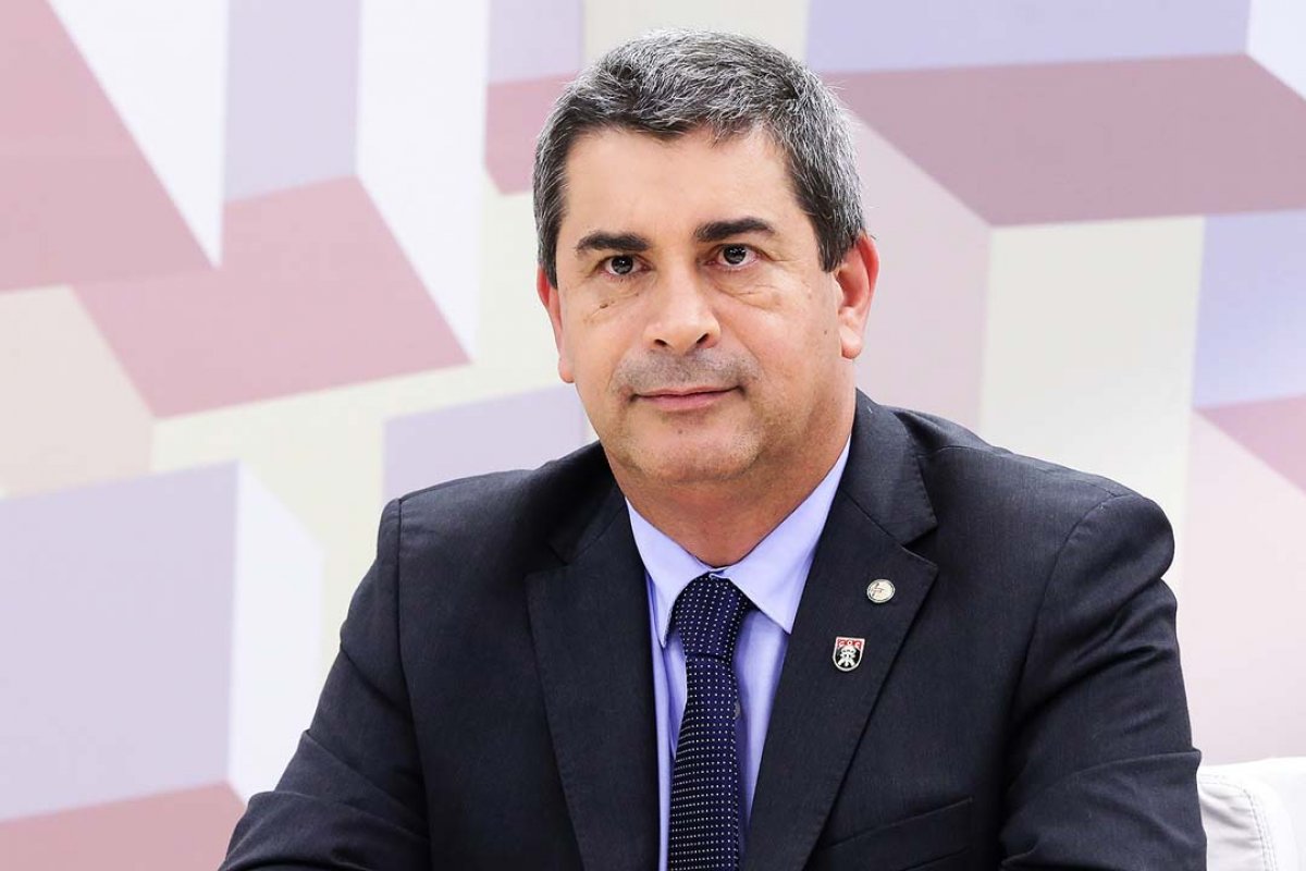 Após internação por covid-19, dep. Coronel Tadeu recebe alta hospitalar