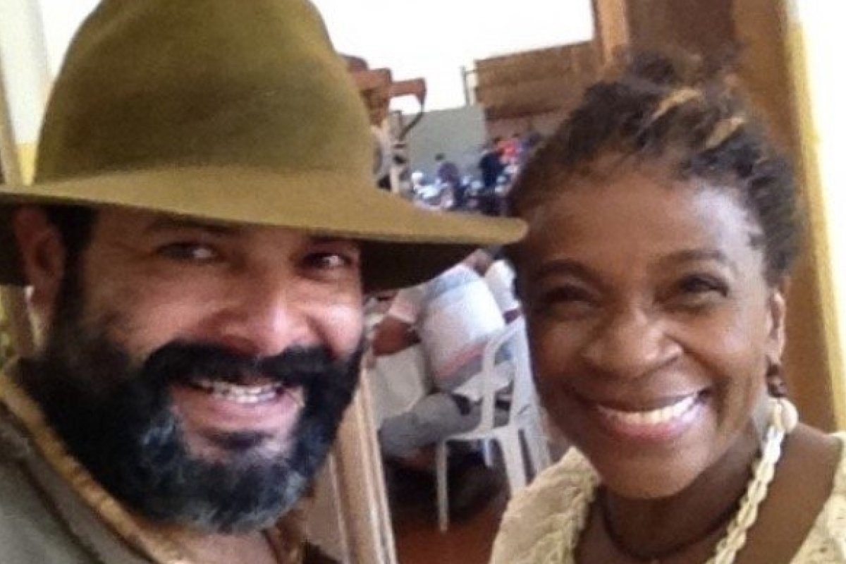 Tragédia: Ator que atuou em novela Record TV morre após ter moto atingida por carro e ser atropelado três vezes