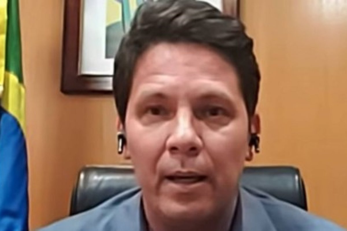 Mario Frias criará cargo para Regina Duarte na Cinemateca: 'Um pedido pessoal do presidente'