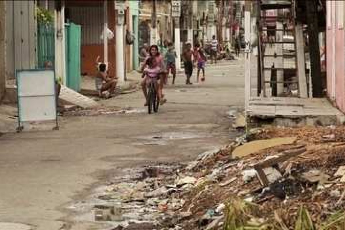 Taxa de pobreza volta ao patamar de 2007 se auxílio emergencial acabar
