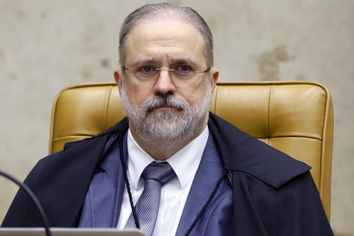 Aras diz que força-tarefa da Lava-Jato tem mais dados sobre investigados do que o MPF