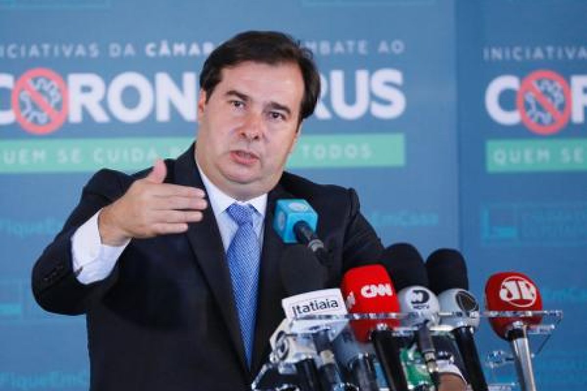 Estrutura do Estado não pode ser usada como "trampolim pessoal", diz presidente da Câmara