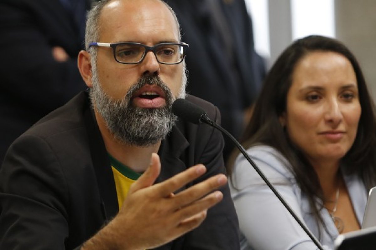 Bolsonaristas atuam em novos perfis na redes sociais após bloqueio de contas