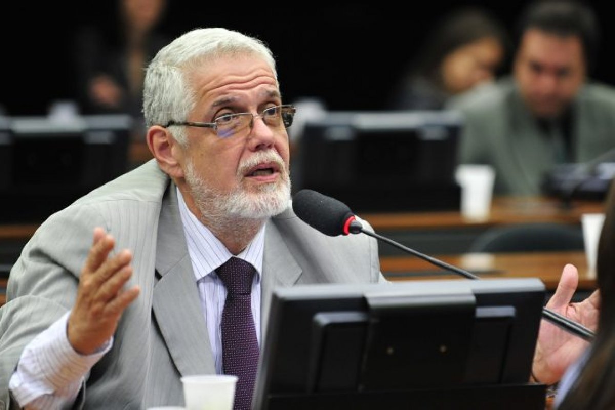 Jorge Solla pede à Justiça suspensão da agenda de Bolsonaro na Bahia