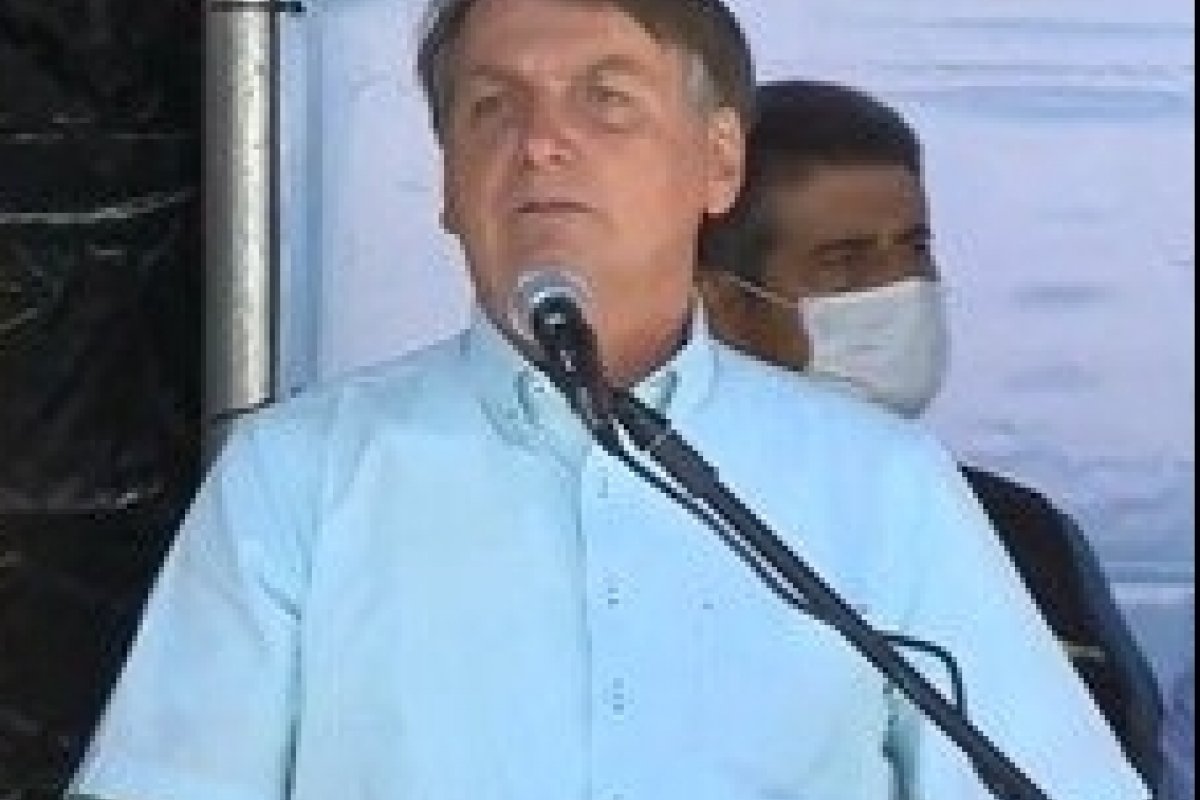 Bolsonaro inaugura adutora que vai beneficiar 40 mil pessoas no semi-árido baiano