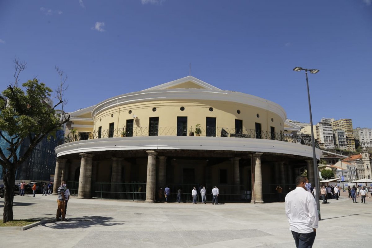 Prefeitura reabre Mercado Modelo