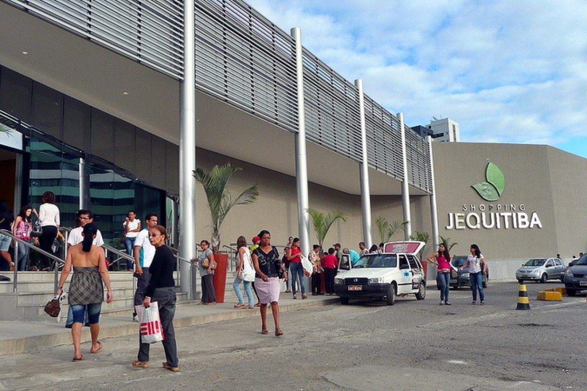 Centros comerciais, academias, salões de beleza e barbearias retomam atividades em Itabuna