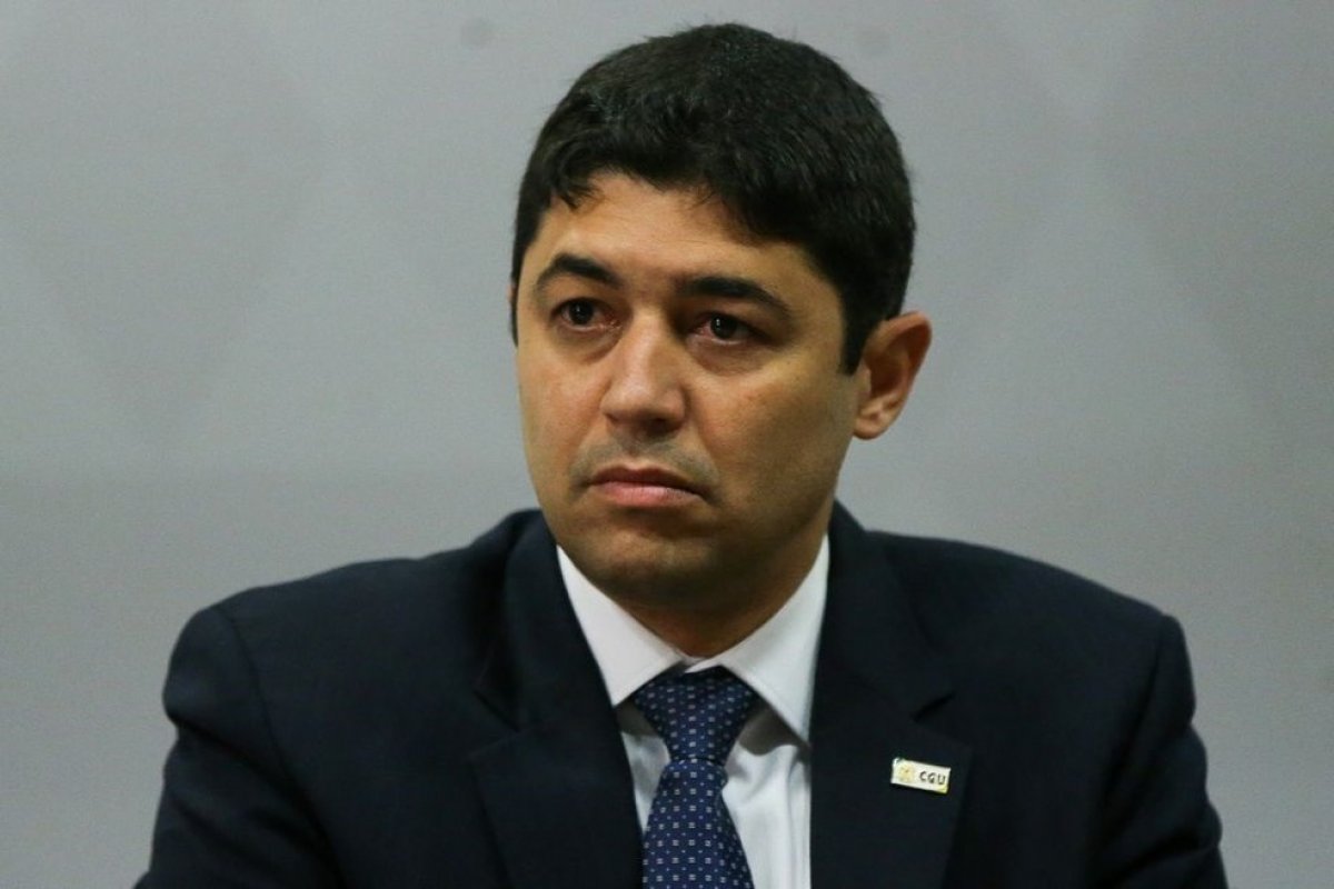Wagner Rosário, da CGU, testa positivo para Covid-19