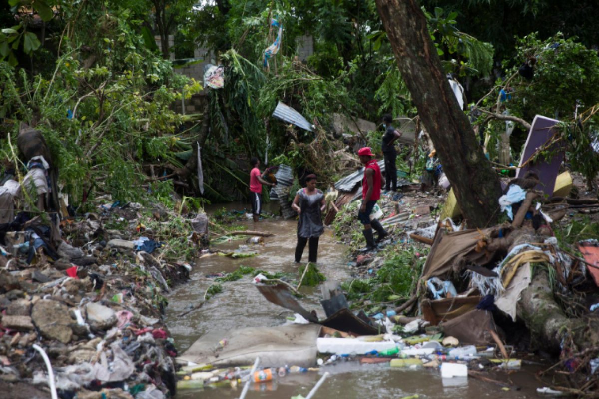 Furacão Isaías ganha força no Caribe rumo à Flórida