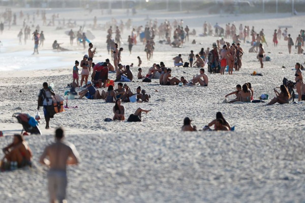Rio de Janeiro libera banho de mar em Fase 5