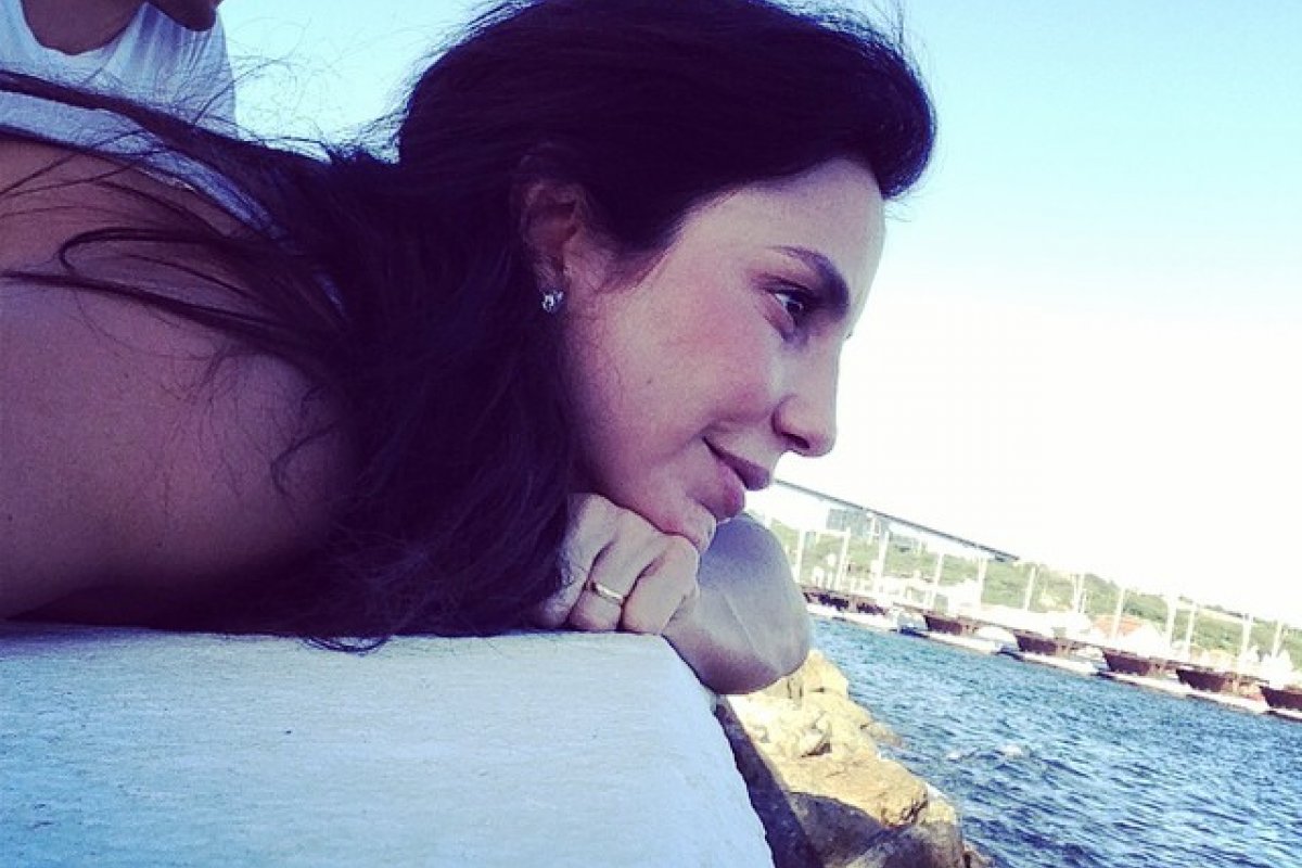 Sem as gêmeas, Ivete Sangalo embarca para dias de descanso nas Ilhas Maldivas