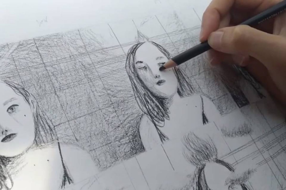 Obra reúne 60 artistas que expõem com fotos e desenhos visão da pandemia