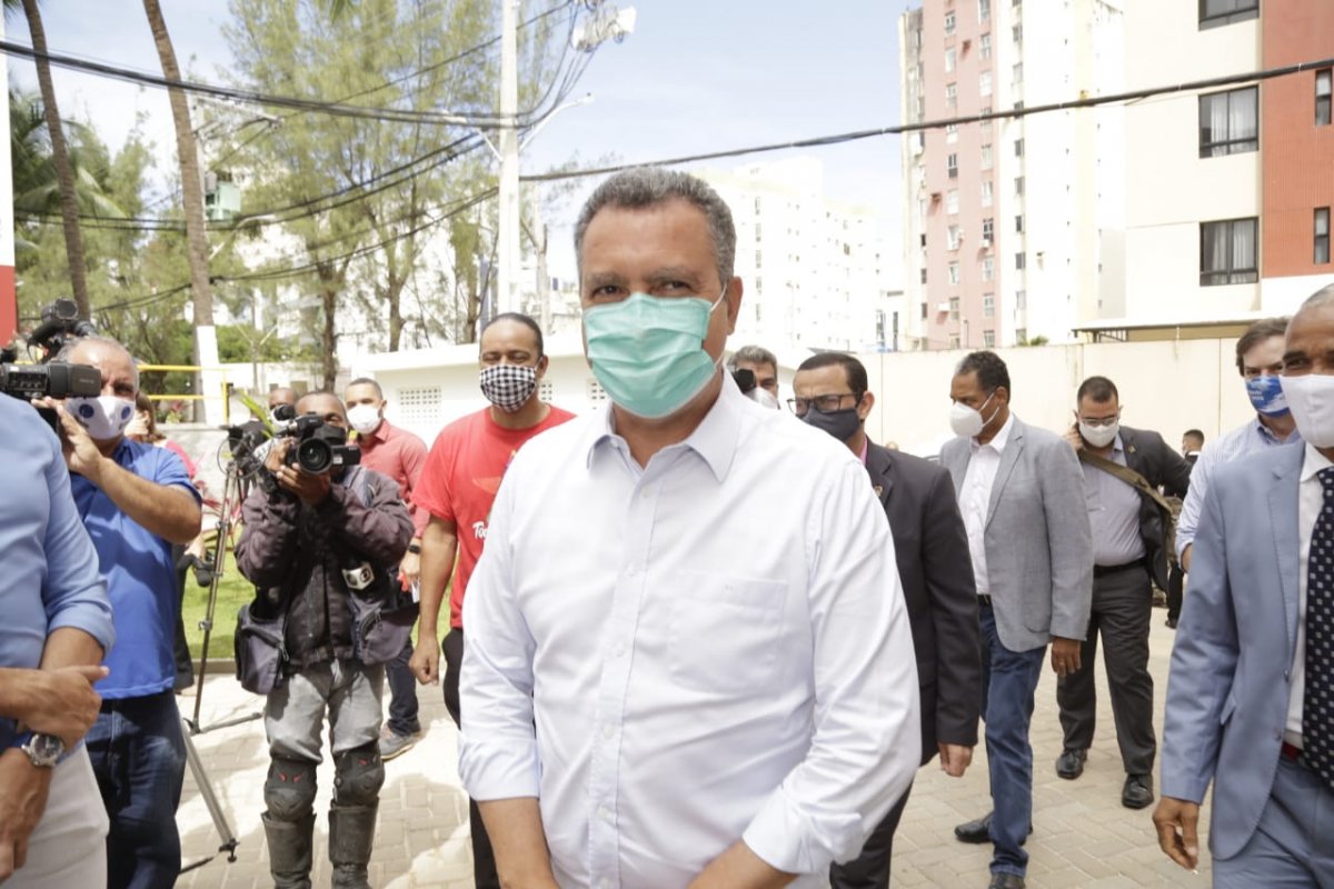 Rui Costa afirma que ainda é cedo para a reabertura de bares